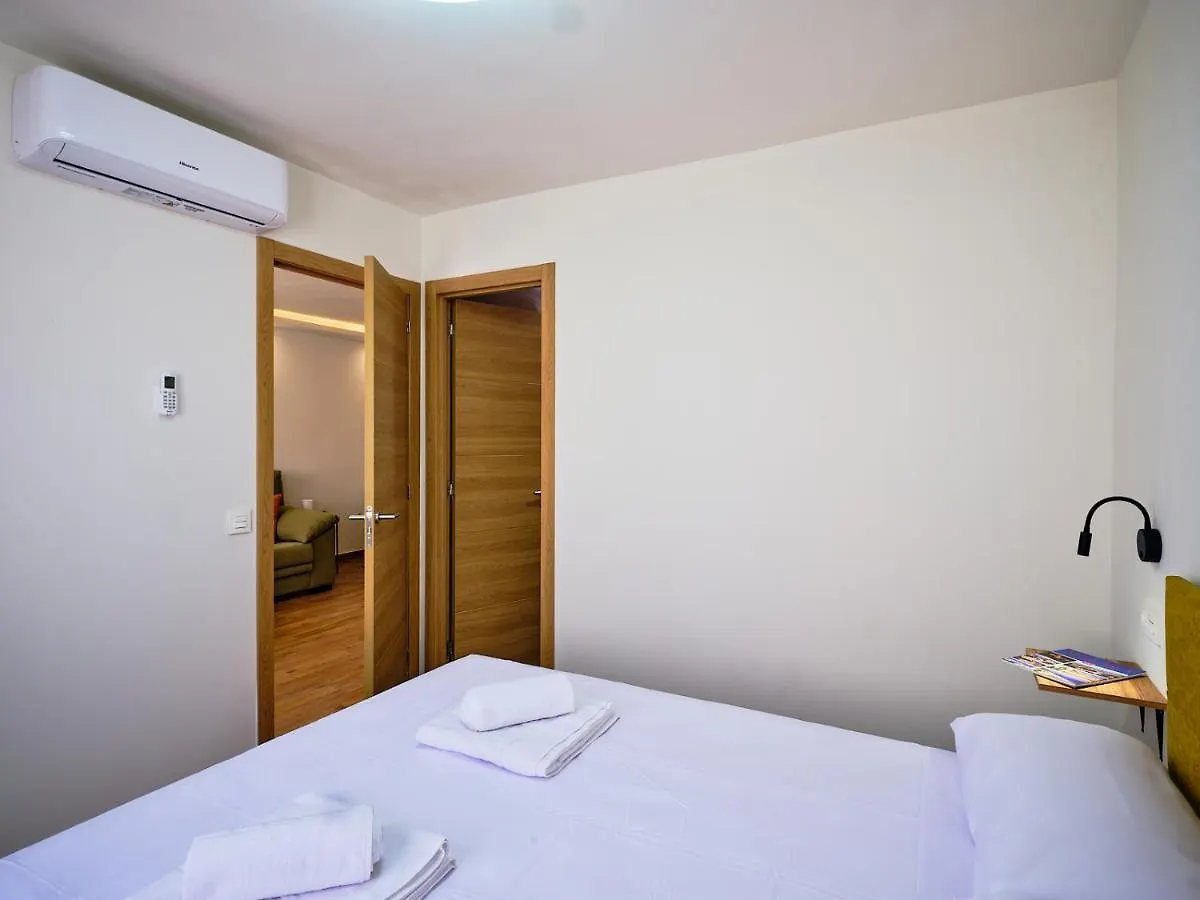 Leo Home- Bright & Centric 3 Bedrooms Apartment With Private Parking Included Malaga