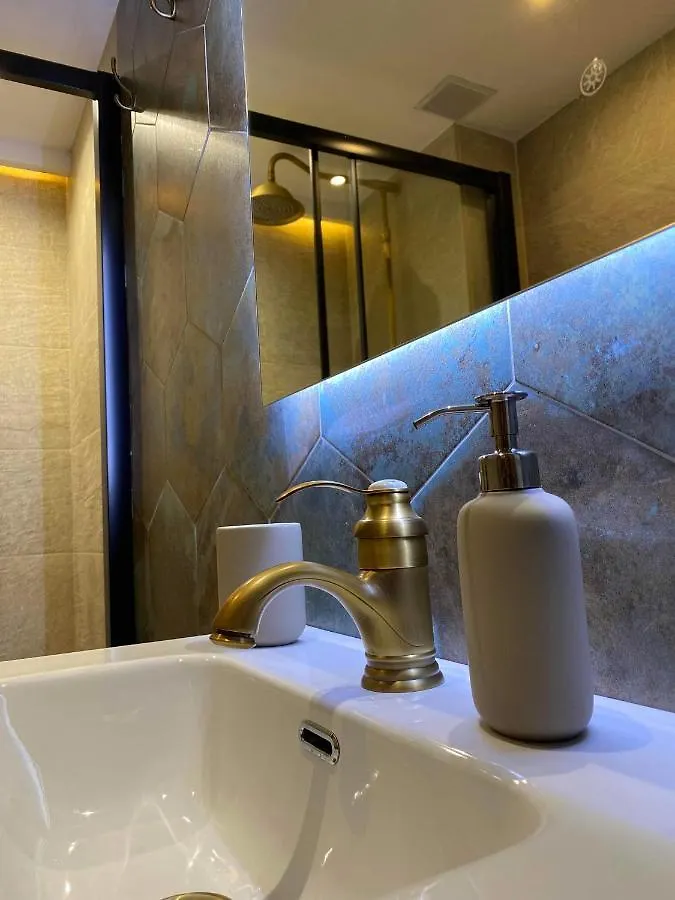 Leo Home- Bright & Centric 3 Bedrooms Apartment With Private Parking Included Malaga Spain