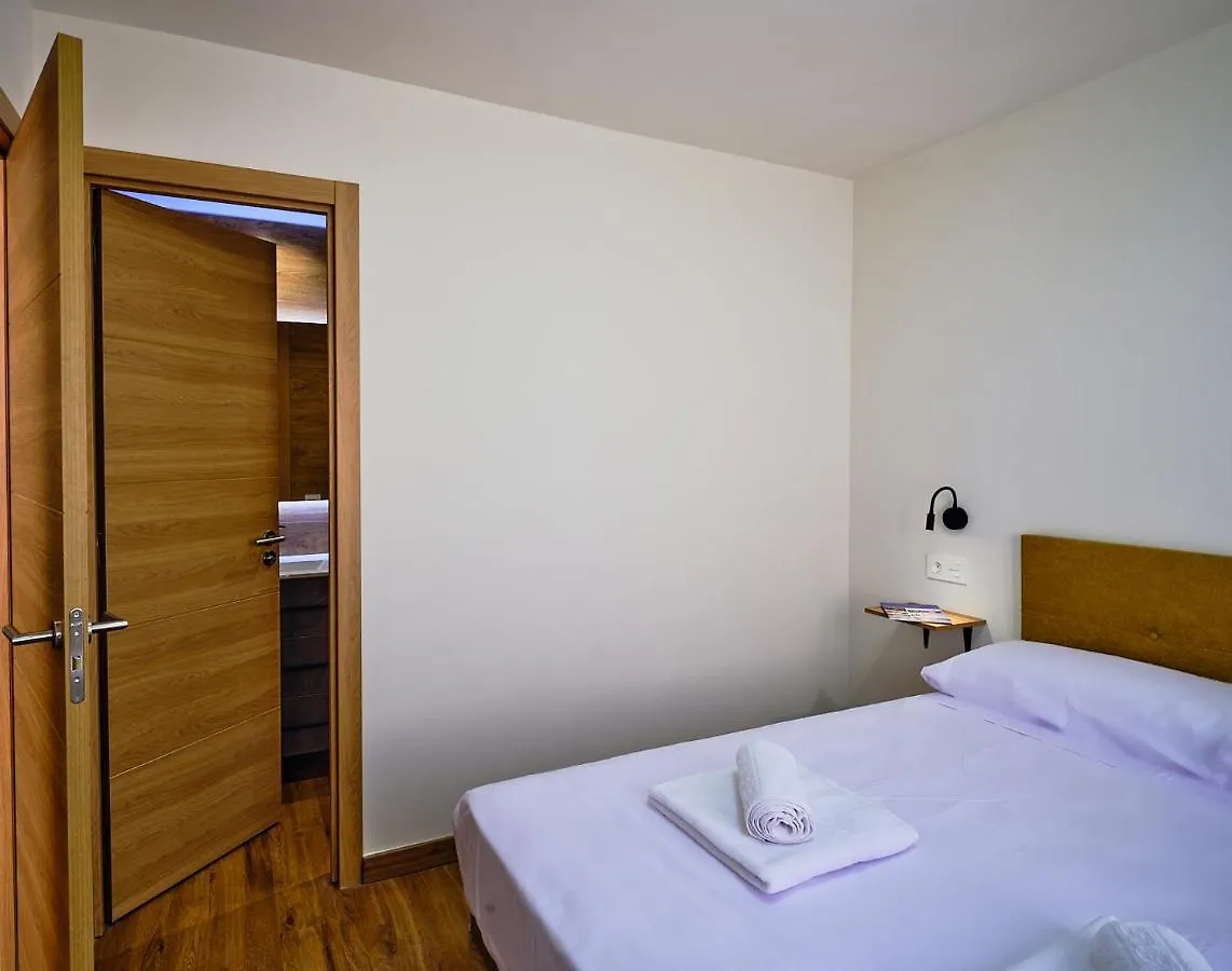 Leo Home- Bright & Centric 3 Bedrooms Apartment With Private Parking Inside Málaga