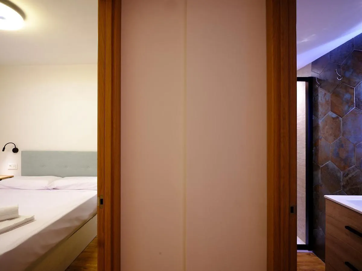 Leo Home- Bright & Centric 3 Bedrooms Apartment With Private Parking Inside Málaga