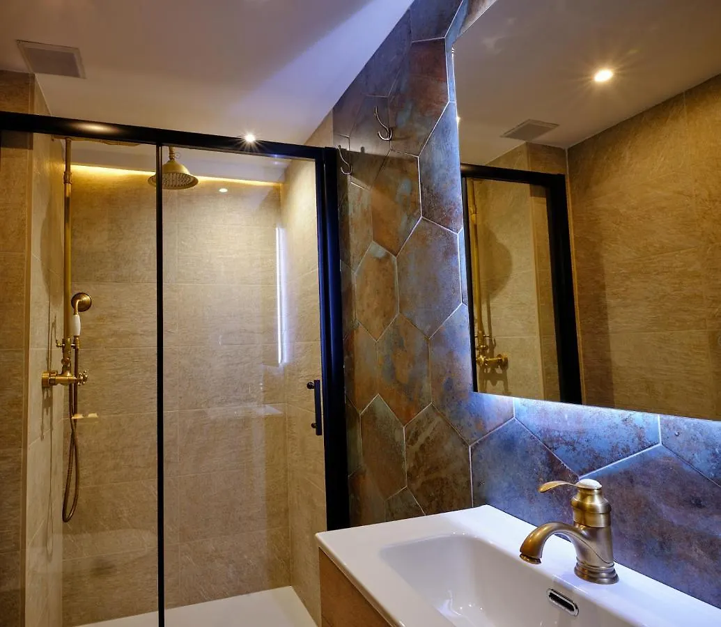 Leo Home- Bright & Centric 3 Bedrooms Apartment With Private Parking Inside Málaga